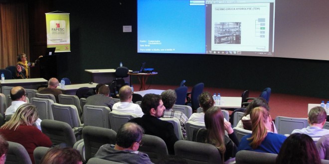 Pesquisadores se reúnem na FAPESC para discutir pesquisas sobre biogás