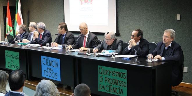 ALESC anuncia emenda aditiva na LDO para cumprir orçamento de CTI previsto em lei